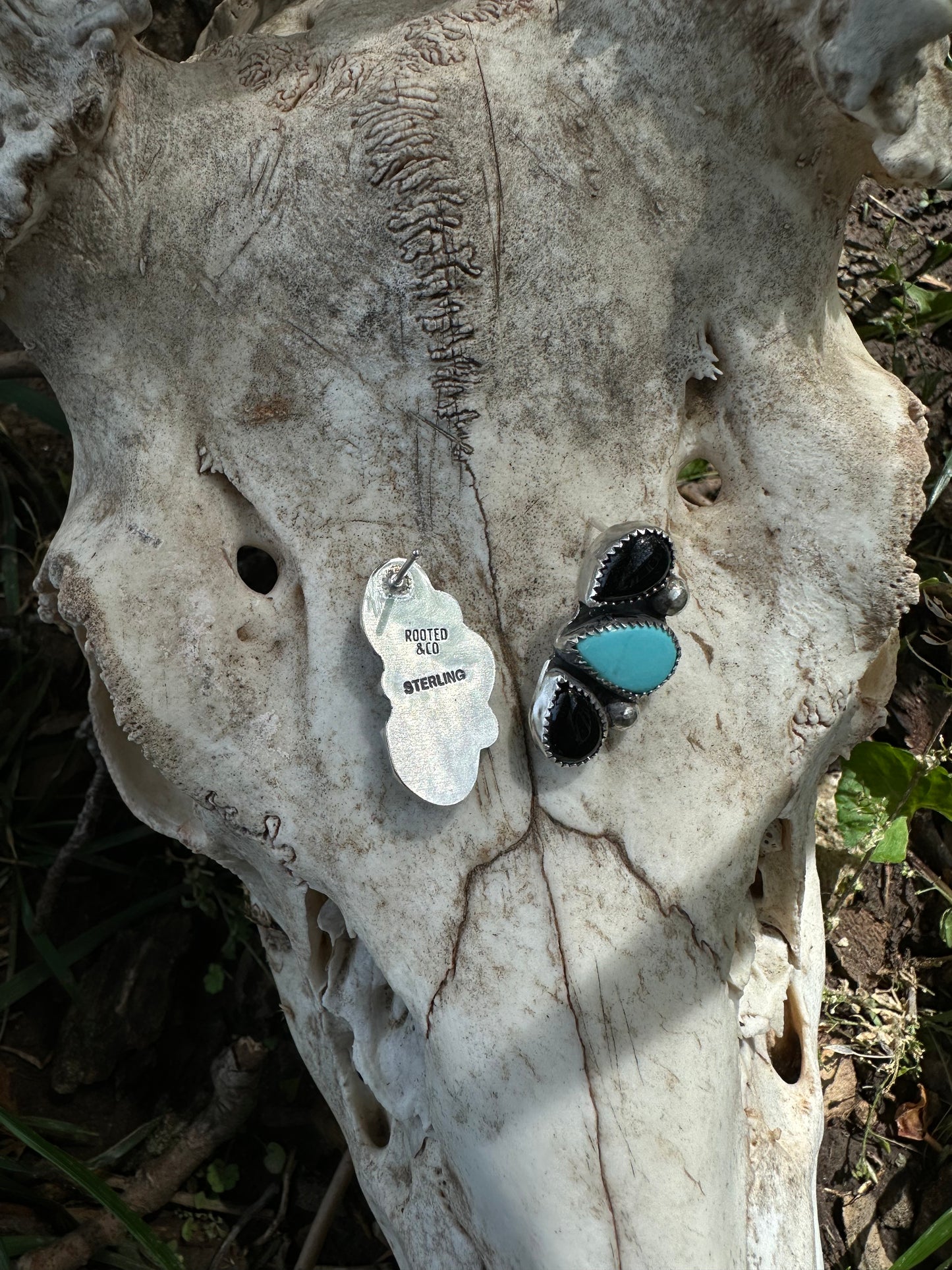 Turquoise-Onyx Studs